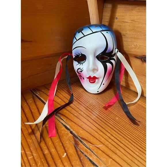 Mardi Gras Ceramic Mask Miniature - Picture 1 of 3